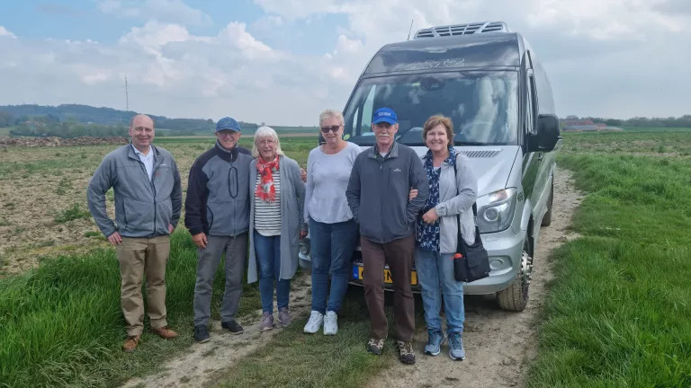 group tour photo