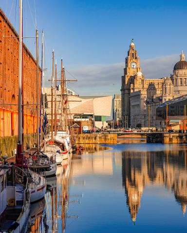 Sunny close up boats Albert Dock